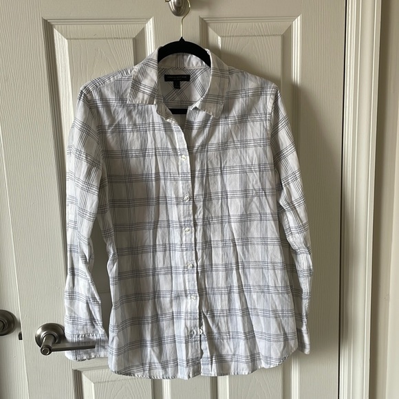 Banana Republic Plain Button Up - Picture 1 of 3